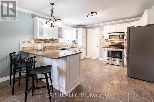 17 Stoneridge Road, Hamilton Township, ON - Indoor Photo Showing Kitchen