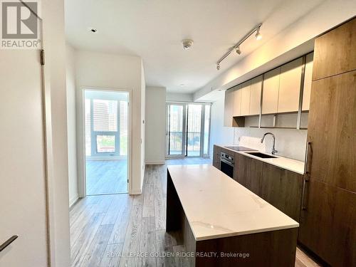 1005 - 15 Holmes Avenue, Toronto, ON - Indoor Photo Showing Kitchen