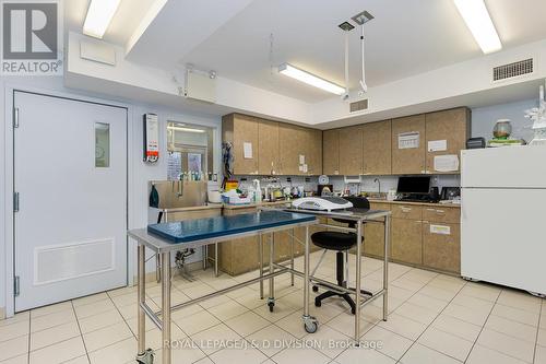 29 Chaplin Crescent, Toronto (Yonge-Eglinton), ON - Indoor Photo Showing Kitchen