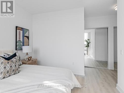 425 - 30 Inn On The Park Drive, Toronto (Banbury-Don Mills), ON - Indoor Photo Showing Bedroom