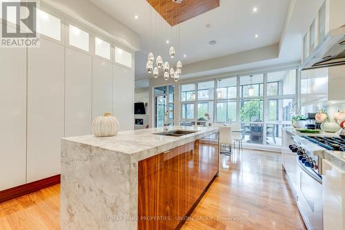 326 Joicey Boulevard, Toronto (Bedford Park-Nortown), ON - Indoor Photo Showing Kitchen With Double Sink With Upgraded Kitchen