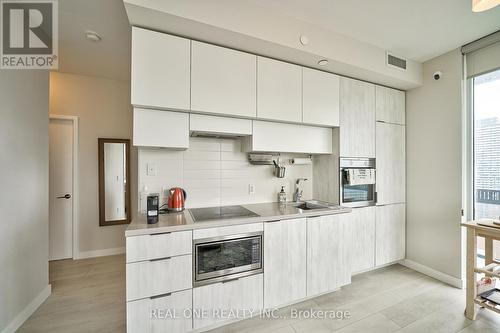 1911 - 8 Eglinton Avenue E, Toronto (Mount Pleasant West), ON - Indoor Photo Showing Kitchen