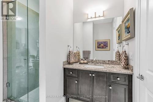 107 - 9909 Pine Valley Drive, Vaughan (Vellore Village), ON - Indoor Photo Showing Bathroom