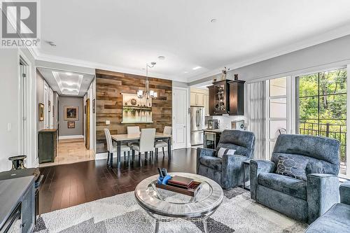 107 - 9909 Pine Valley Drive, Vaughan (Vellore Village), ON - Indoor Photo Showing Living Room