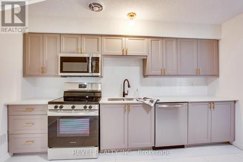 22 - 760 Berkshire Road, London, ON - Indoor Photo Showing Kitchen