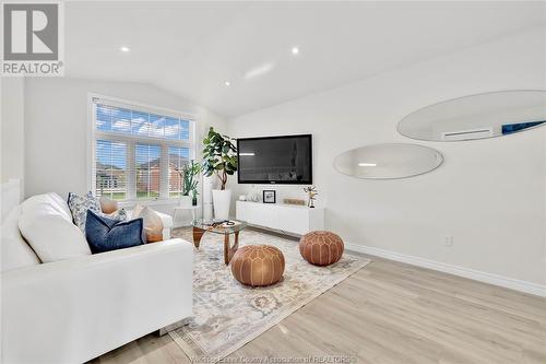 1017 Icewater, Windsor, ON - Indoor Photo Showing Living Room