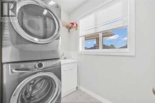 1017 Icewater, Windsor, ON - Indoor Photo Showing Laundry Room