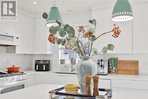 1017 Icewater, Windsor, ON - Indoor Photo Showing Kitchen