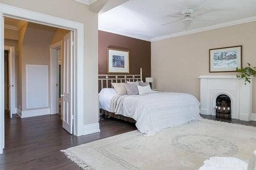 377 Hess Street S, Hamilton, ON - Indoor Photo Showing Bedroom