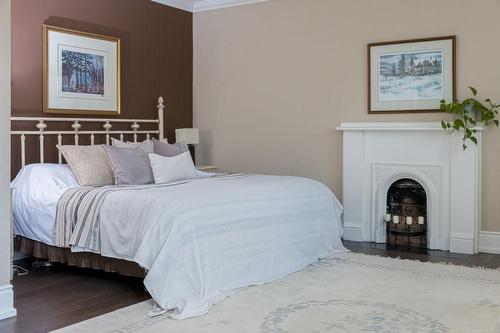 377 Hess Street S, Hamilton, ON - Indoor Photo Showing Bedroom