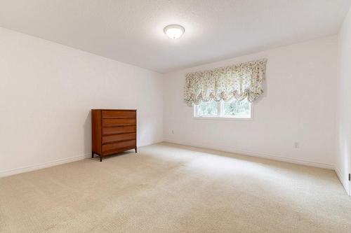 35 Landscapes Trail, Hamilton, ON - Indoor Photo Showing Other Room