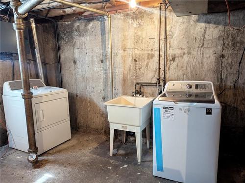 163 East 42Nd Street, Hamilton, ON - Indoor Photo Showing Laundry Room