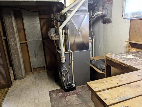 163 East 42Nd Street, Hamilton, ON - Indoor Photo Showing Basement