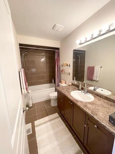 35 Charleswood Crescent, Hamilton, ON - Indoor Photo Showing Bathroom