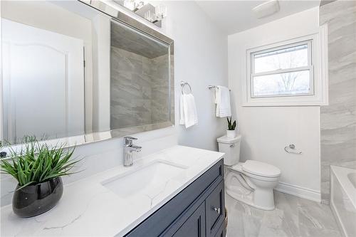 all new bath - 3045 Portage Road, Niagara Falls, ON - Indoor Photo Showing Bathroom