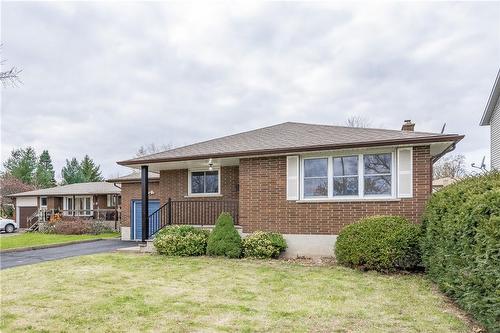 lots of curb appeal - 3045 Portage Road, Niagara Falls, ON - Outdoor