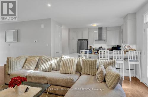 255 Falsetto Street, Orleans - Convent Glen And Area, ON - Indoor Photo Showing Living Room