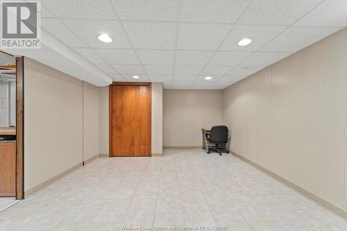 2079 Balfour Boulevard, Windsor, ON - Indoor