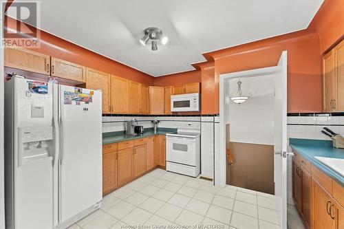 2079 Balfour Boulevard, Windsor, ON - Indoor Photo Showing Kitchen