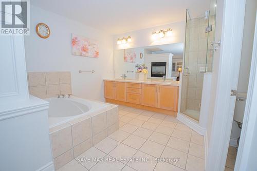 50 Islandview Way, Hamilton (Stoney Creek), ON - Indoor Photo Showing Bathroom