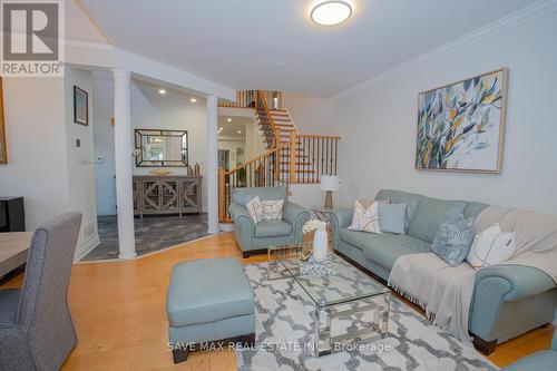 50 Islandview Way, Hamilton (Stoney Creek), ON - Indoor Photo Showing Living Room