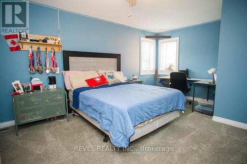 54 Blackfriar Lane, Brantford, ON - Indoor Photo Showing Bedroom