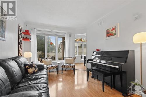 87 Grenadier Way, Ottawa, ON - Indoor Photo Showing Living Room