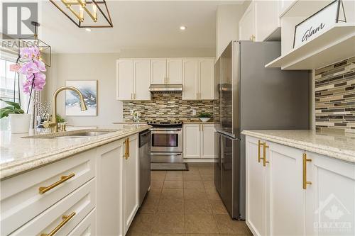 175 Lily Pond Street, Ottawa, ON - Indoor Photo Showing Kitchen With Upgraded Kitchen