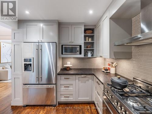 157 Kenilworth Avenue, Toronto (The Beaches), ON - Indoor Photo Showing Kitchen With Upgraded Kitchen