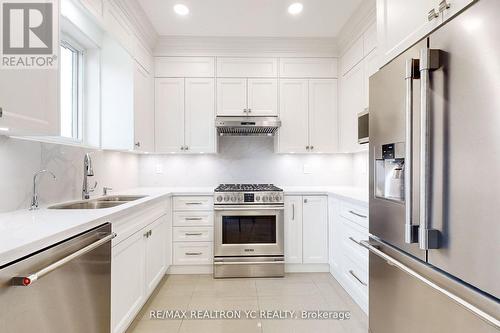 5 Oland Drive, Vaughan (Vellore Village), ON - Indoor Photo Showing Kitchen With Double Sink With Upgraded Kitchen