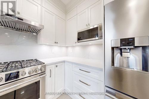 5 Oland Drive, Vaughan (Vellore Village), ON - Indoor Photo Showing Kitchen With Upgraded Kitchen