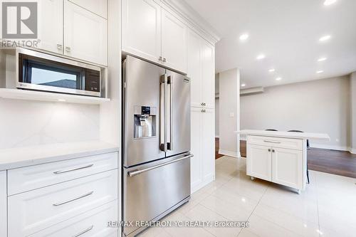 5 Oland Drive, Vaughan (Vellore Village), ON - Indoor Photo Showing Kitchen