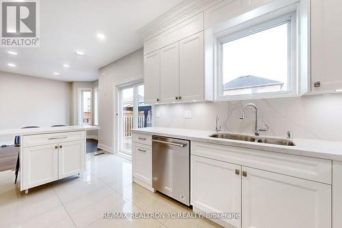 5 Oland Drive, Vaughan (Vellore Village), ON - Indoor Photo Showing Kitchen With Double Sink