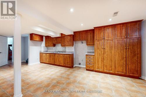 5 Oland Drive, Vaughan (Vellore Village), ON - Indoor Photo Showing Kitchen