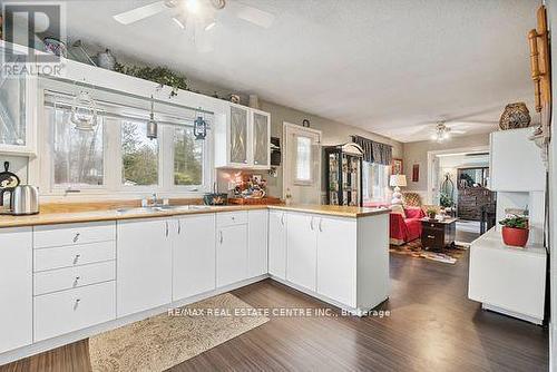 959 Corner Avenue, Innisfil, ON - Indoor Photo Showing Kitchen With Double Sink