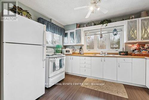 959 Corner Avenue, Innisfil, ON - Indoor Photo Showing Kitchen With Double Sink