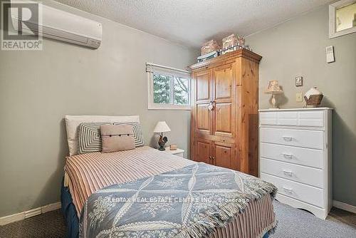 959 Corner Avenue, Innisfil (Lefroy), ON - Indoor Photo Showing Bedroom