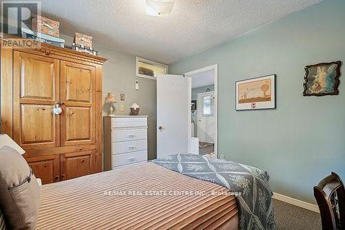 959 Corner Avenue, Innisfil, ON - Indoor Photo Showing Bedroom