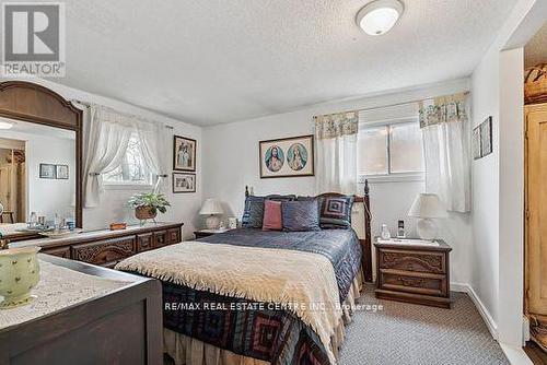 959 Corner Avenue, Innisfil (Lefroy), ON - Indoor Photo Showing Bedroom