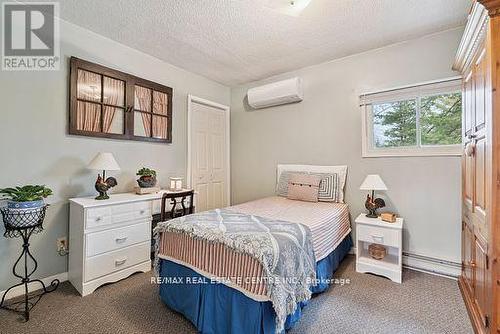 959 Corner Avenue, Innisfil, ON - Indoor Photo Showing Bedroom