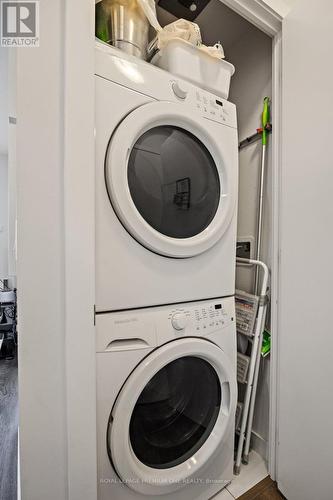 1514 - 9471 Yonge Street, Richmond Hill (Observatory), ON - Indoor Photo Showing Laundry Room