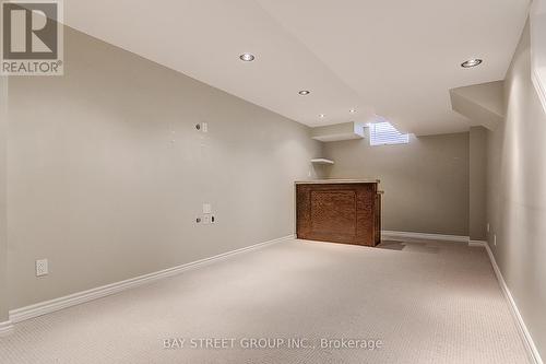 540 Caverhill Crescent, Milton, ON - Indoor