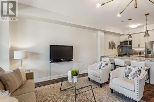 212 - 2375 Bronte Road E, Oakville, ON - Indoor Photo Showing Living Room