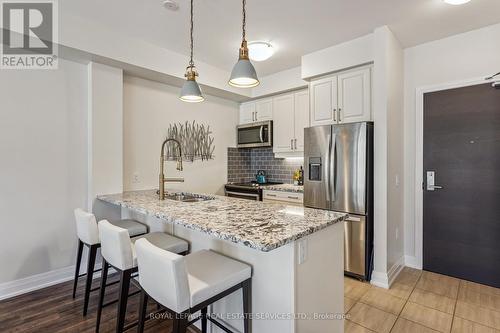 212 - 2375 Bronte Road E, Oakville, ON - Indoor Photo Showing Kitchen With Stainless Steel Kitchen With Upgraded Kitchen