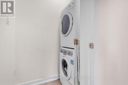 47 - 869 Wilson Avenue, Toronto (Downsview-Roding-Cfb), ON - Indoor Photo Showing Laundry Room