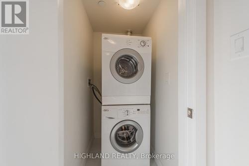 Th 9 - 4080 Parkside Village Drive, Mississauga, ON - Indoor Photo Showing Laundry Room