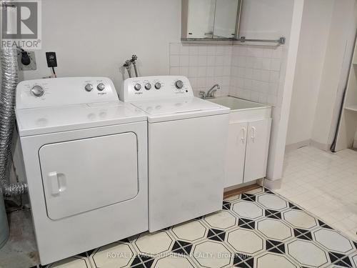 9 Hillgate Drive, Brampton, ON - Indoor Photo Showing Laundry Room