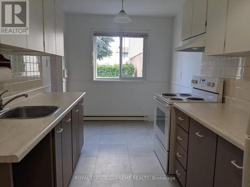 9 Hillgate Drive, Brampton, ON - Indoor Photo Showing Kitchen