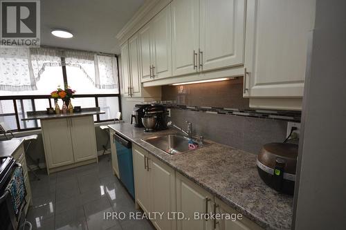 1808 - 21 Knightsbridge Road, Brampton (Queen Street Corridor), ON - Indoor Photo Showing Kitchen