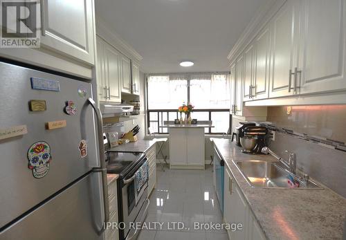 1808 - 21 Knightsbridge Road, Brampton (Queen Street Corridor), ON - Indoor Photo Showing Kitchen With Double Sink